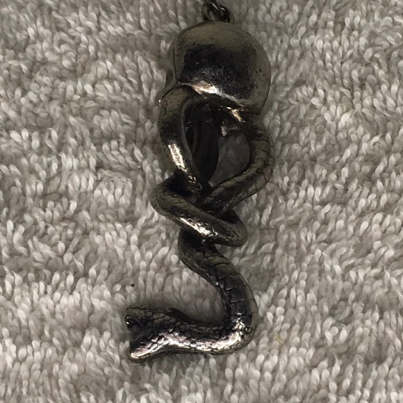 NWT Pottery Barn Teen Harry Potter 'Dark Mark' Keychain in Silvertone Metal - Picture 3 of 5